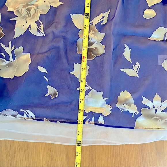 VERA WANG Lined sleeveless top, flowy floral,Women’s Medium, excellent condition - Picture 9 of 10